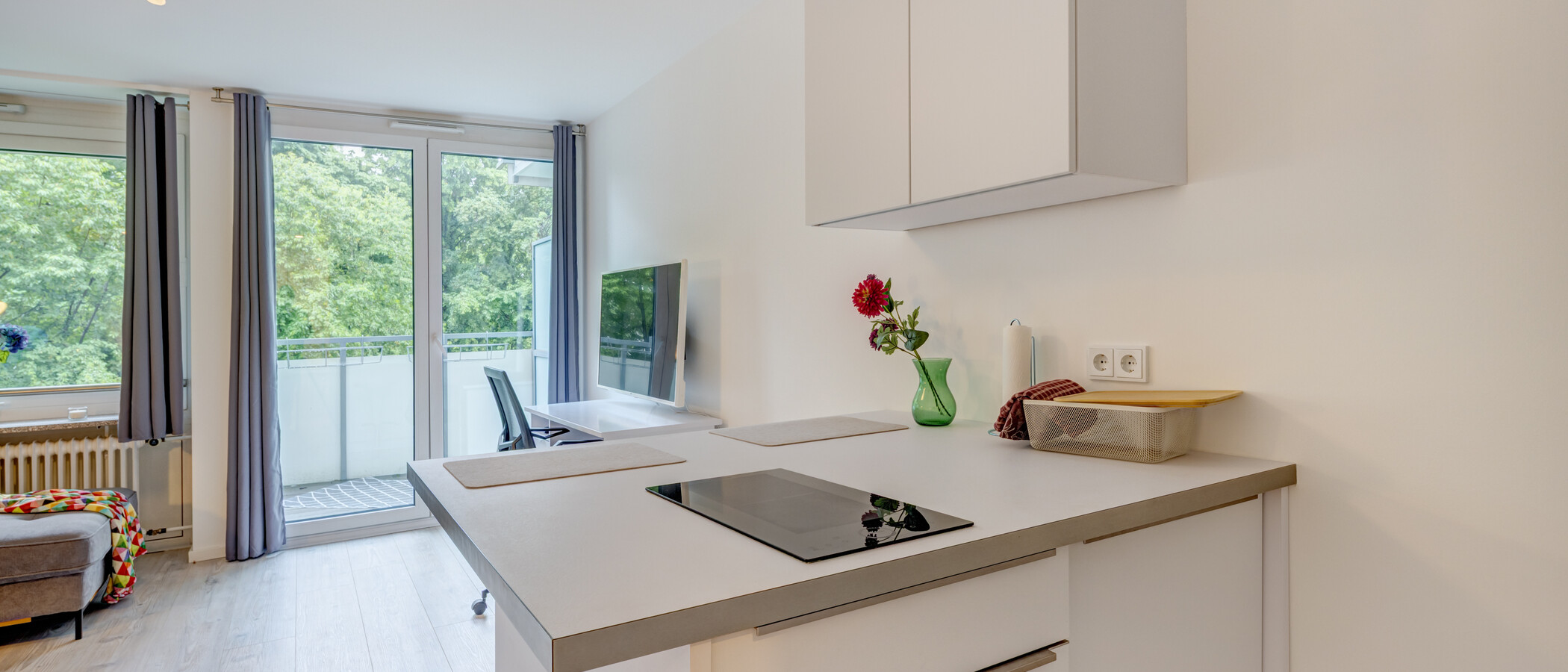 apartment München Arabellapark 02 kitchen 12671