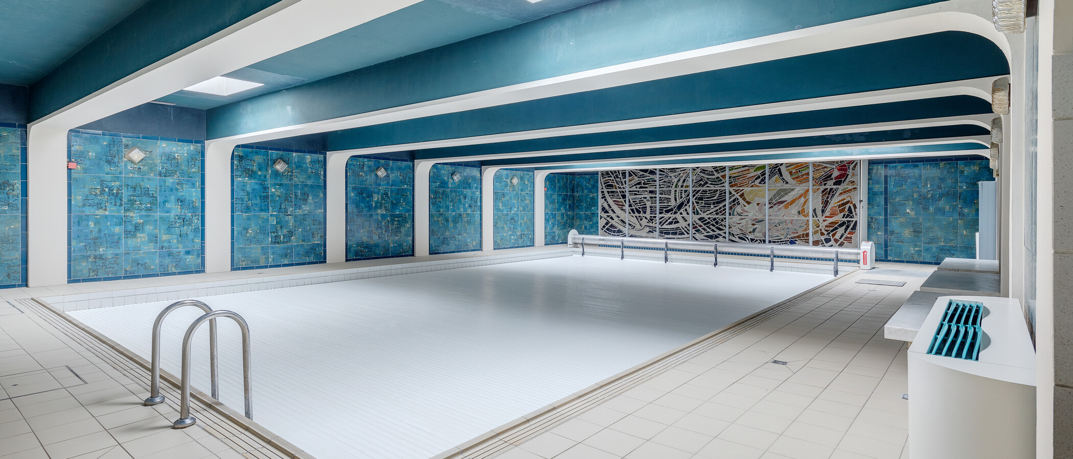 apartment München Arabellapark 01 pool 12671