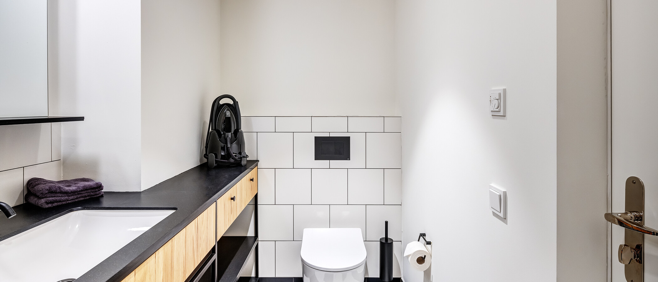 maisonette-gallery apartment München Herzogpark 05 guest toilet 12681