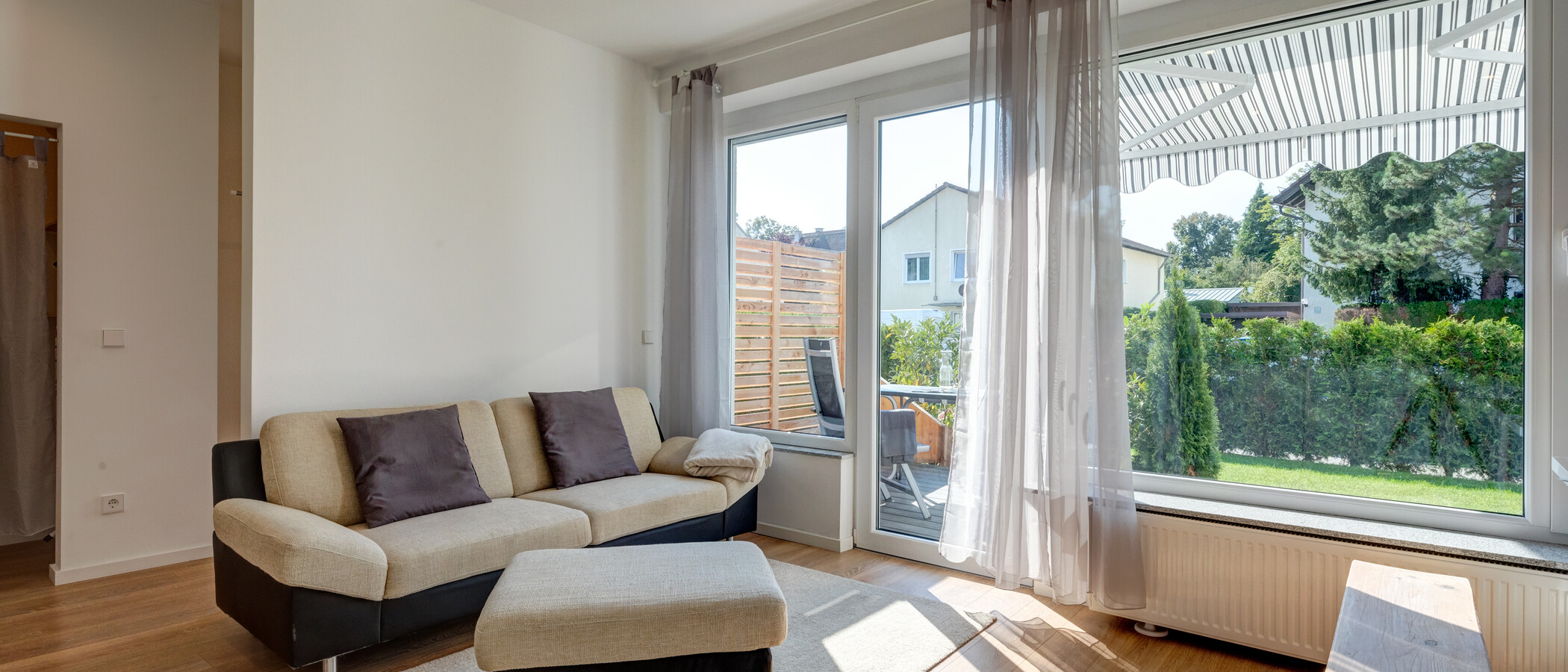 apartment with garden 	 München Forstenried 03 living area 12709