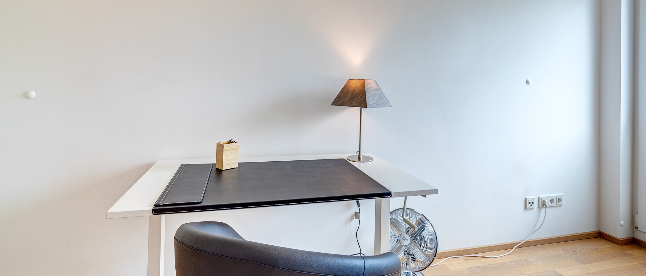 apartment Unterhaching 02 Workspace/Guestroom 12719