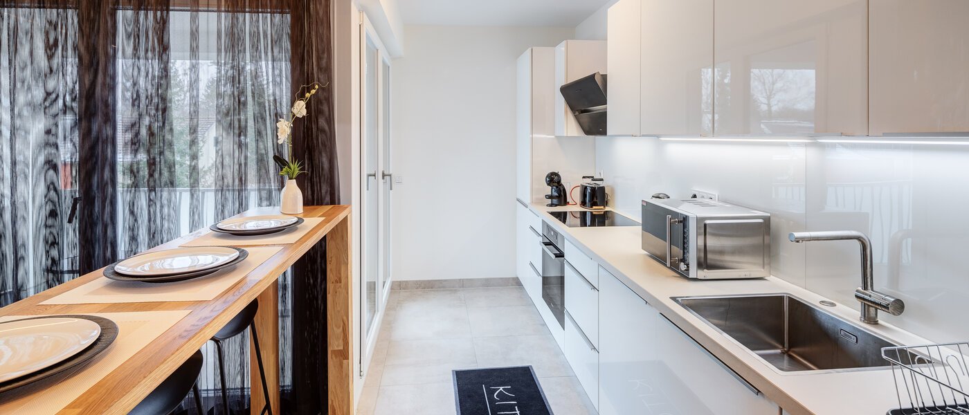 apartment München Arabellapark 02 kitchen 12725