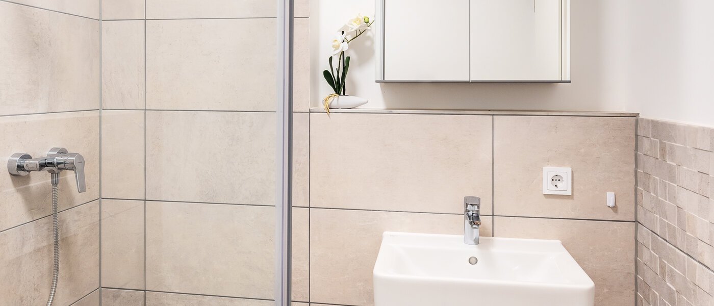 apartment München Arabellapark 02 2. bathroom 12725