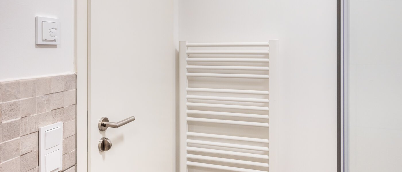 apartment München Arabellapark 03 2. bathroom 12725