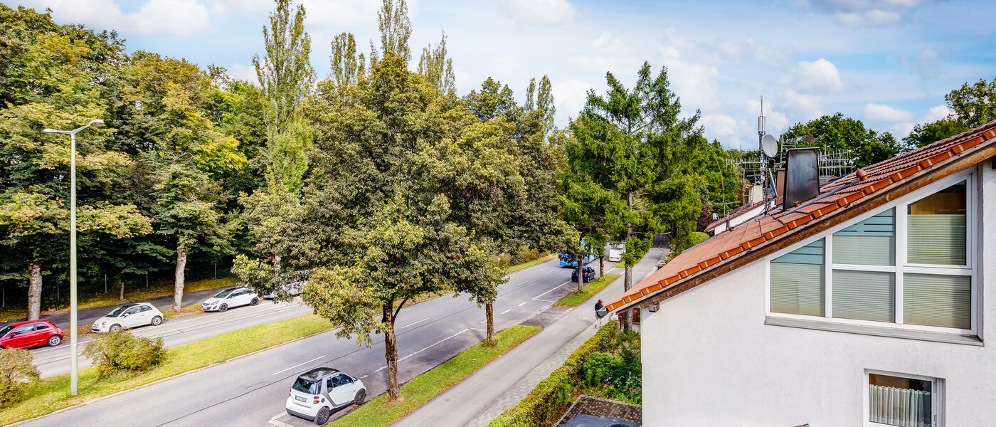 apartment München Arabellapark 03 view 12725