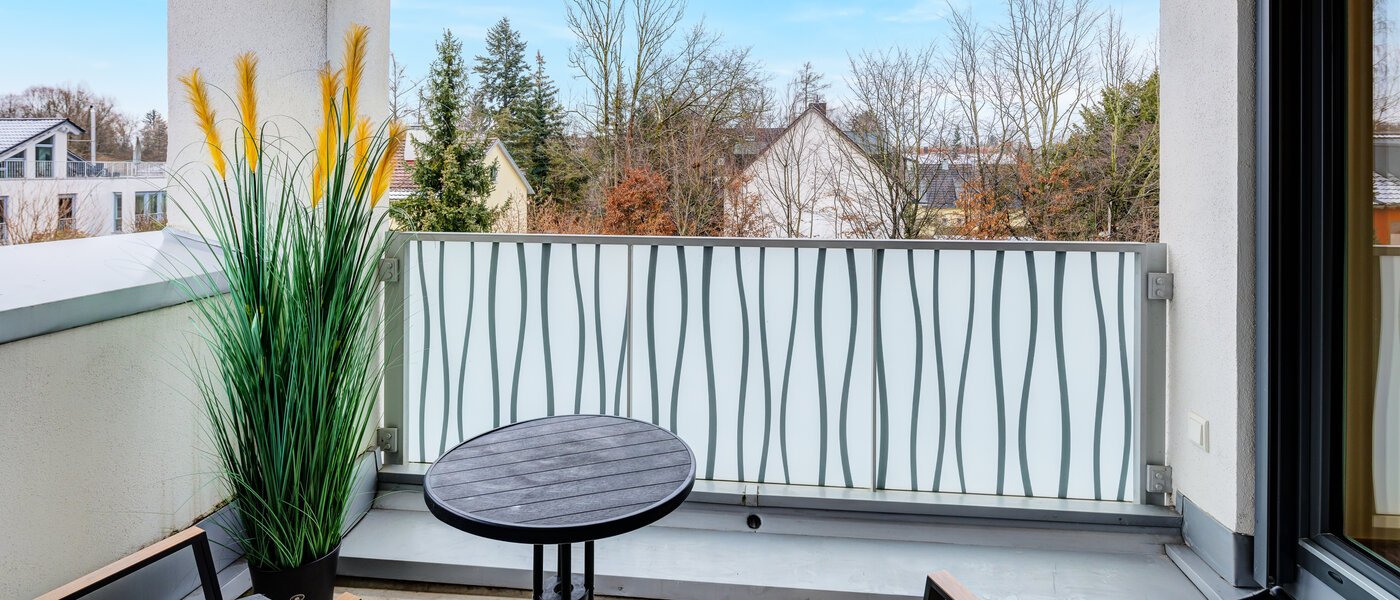 apartment München Arabellapark 02 loggia 12725