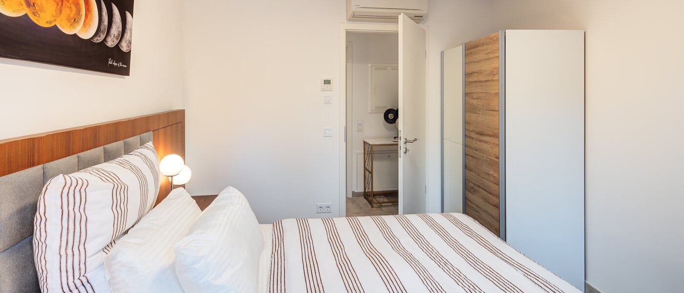 apartment München Arabellapark 02 2. bedroom 12725