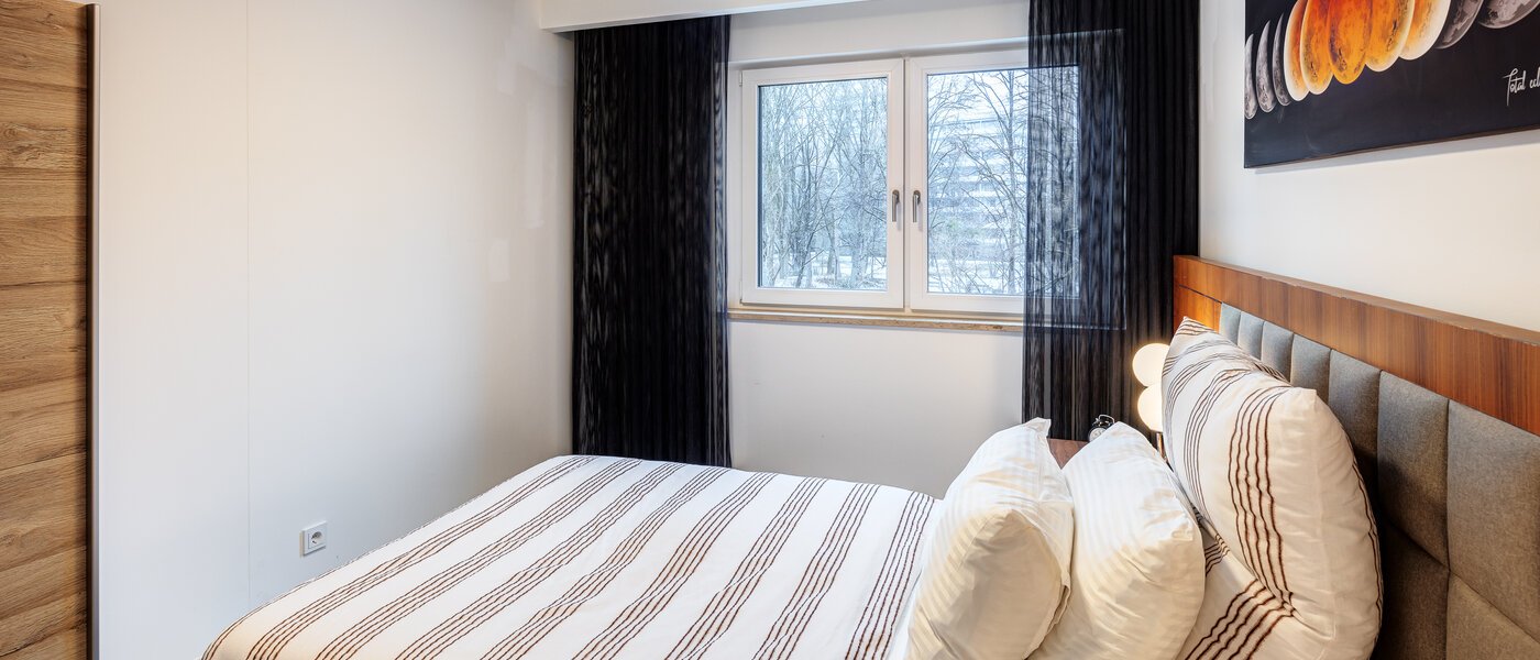 apartment München Arabellapark 03 2. bedroom 12725