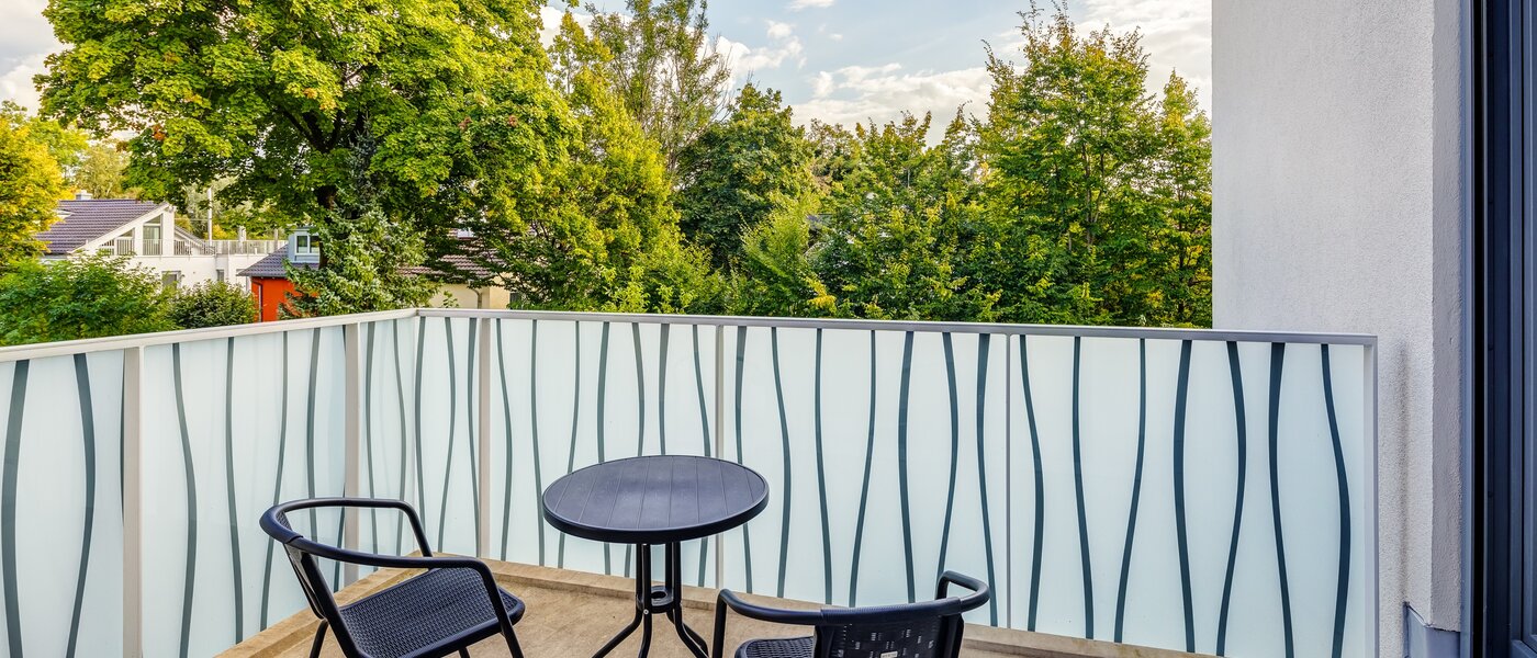 apartment München Arabellapark 01 balcony 12726
