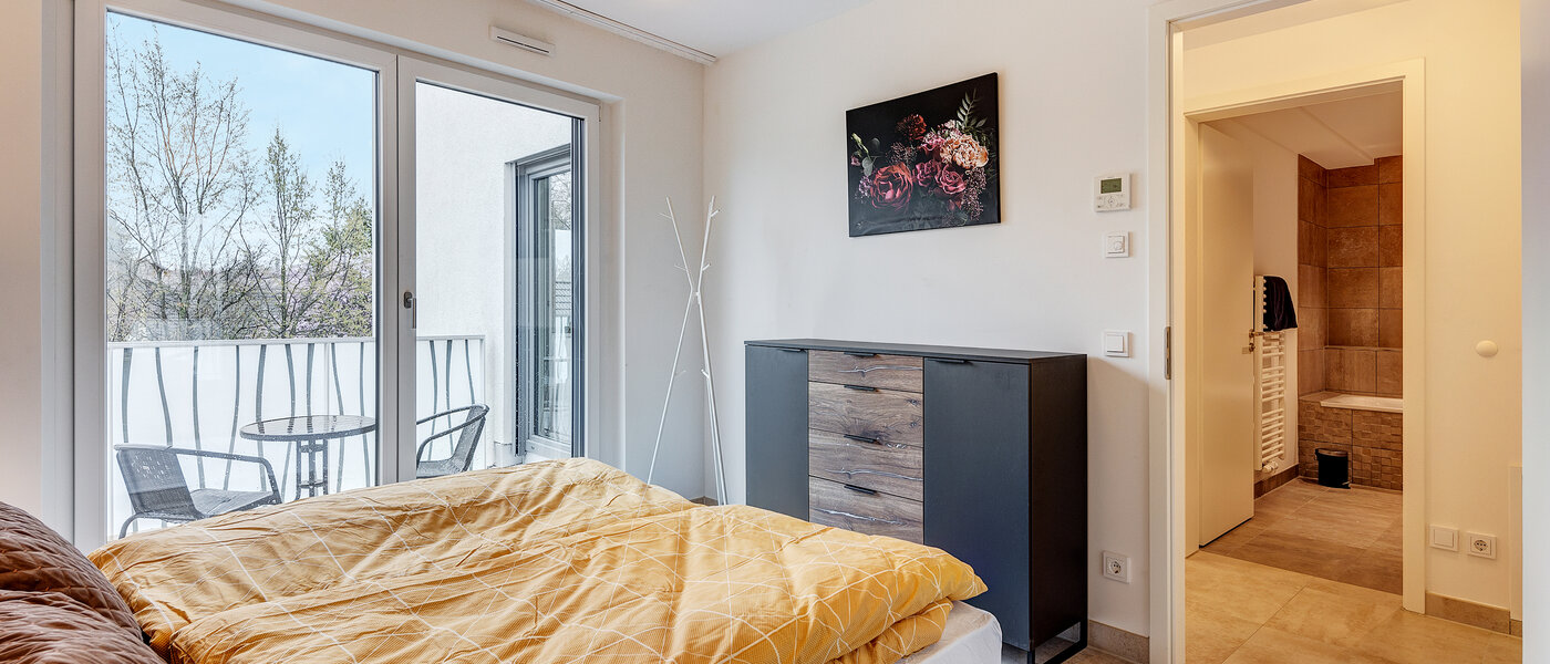 apartment München Arabellapark 02 bedroom 12726