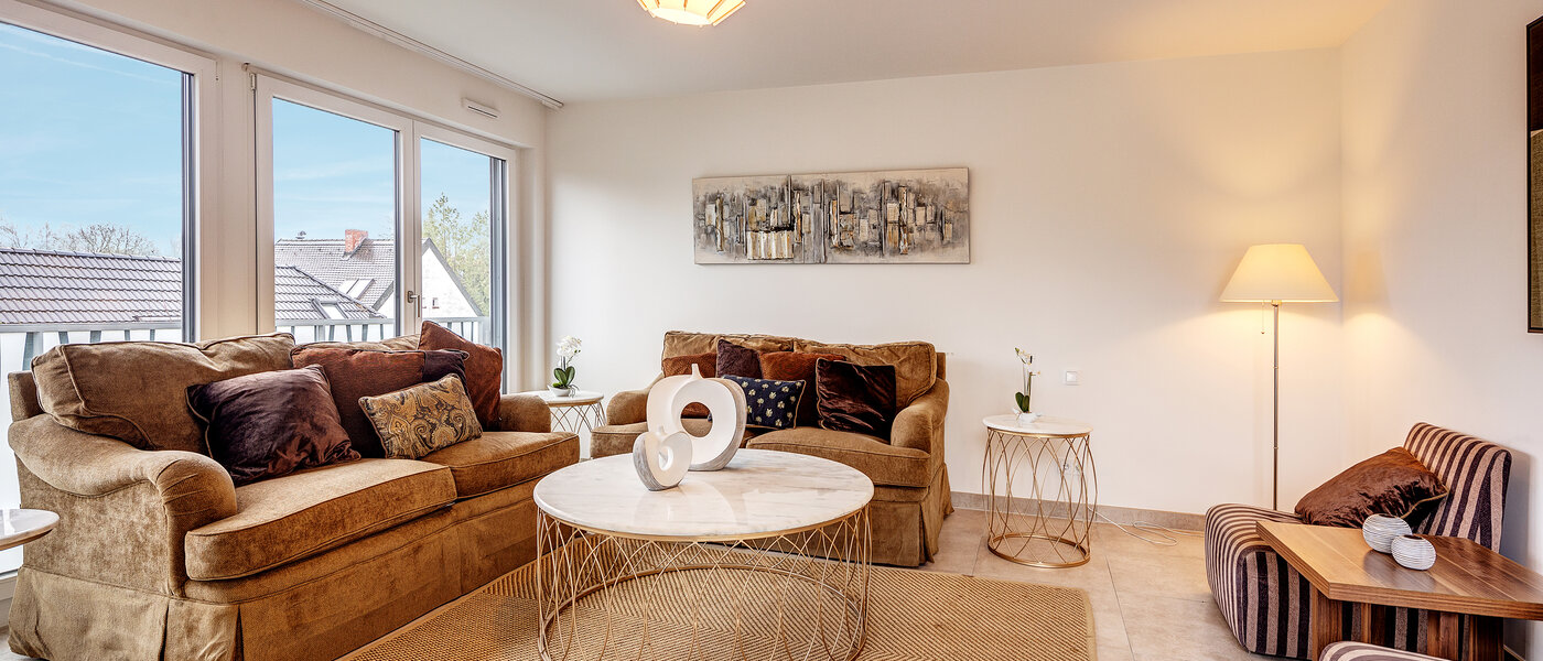 apartment München Arabellapark 02 living area 12726