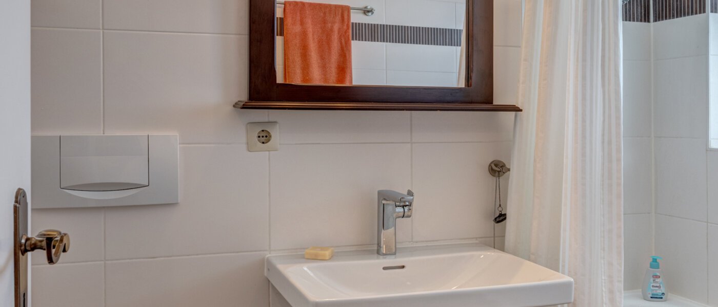 apartment München Moosach 01 bathroom 12754