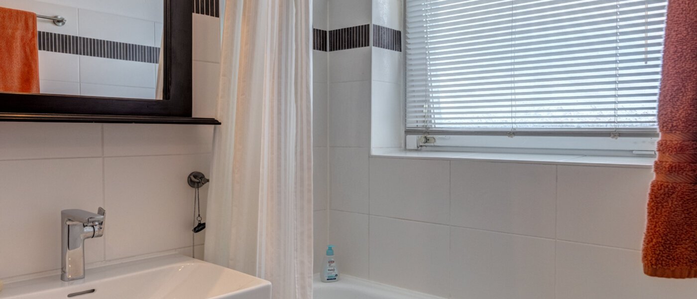 apartment München Moosach 02 bathroom 12754