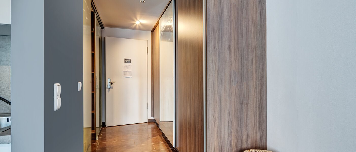 attic apartment München Ludwigsvorstadt 01 hall 12778