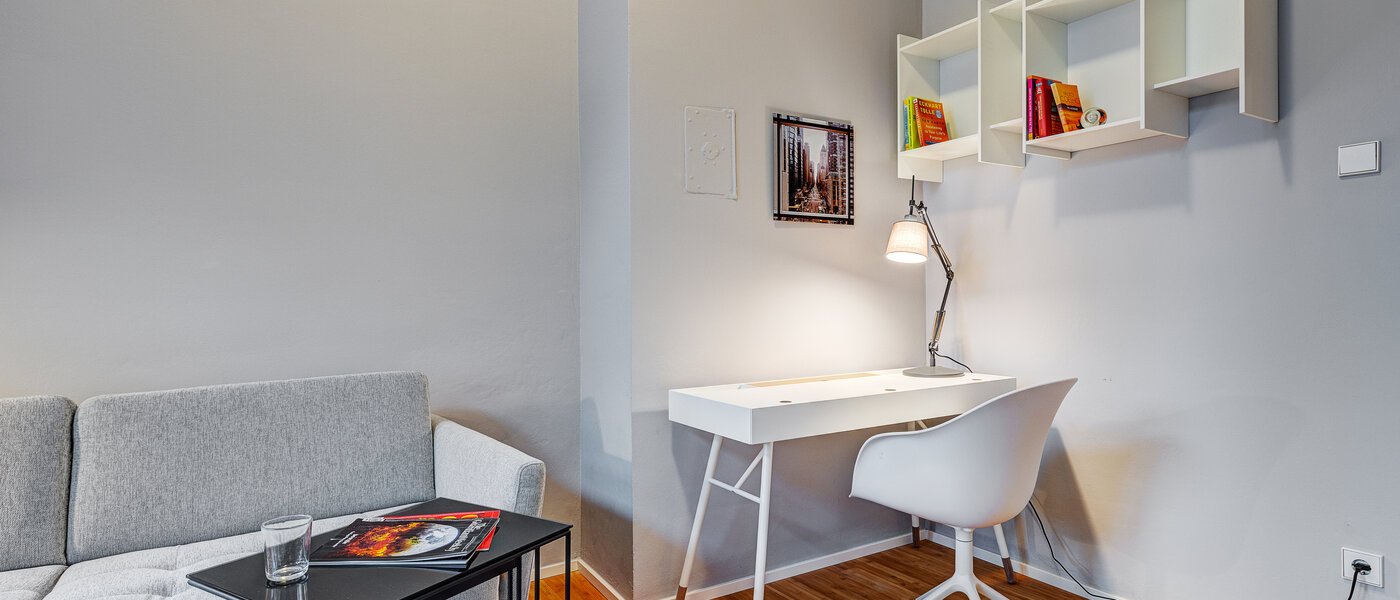 apartment München Haidhausen 03 Workspace/Guestroom 12796
