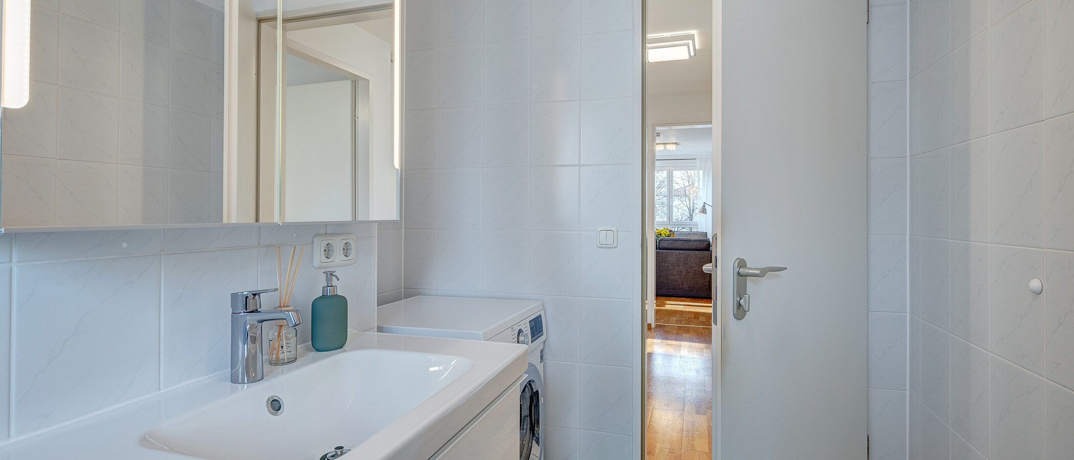apartment München Moosach 03 bathroom 12800