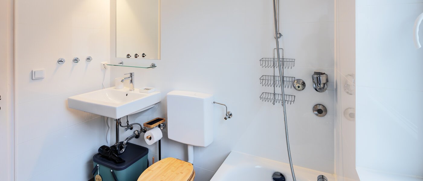 apartment München Laim 02 bathroom 12823