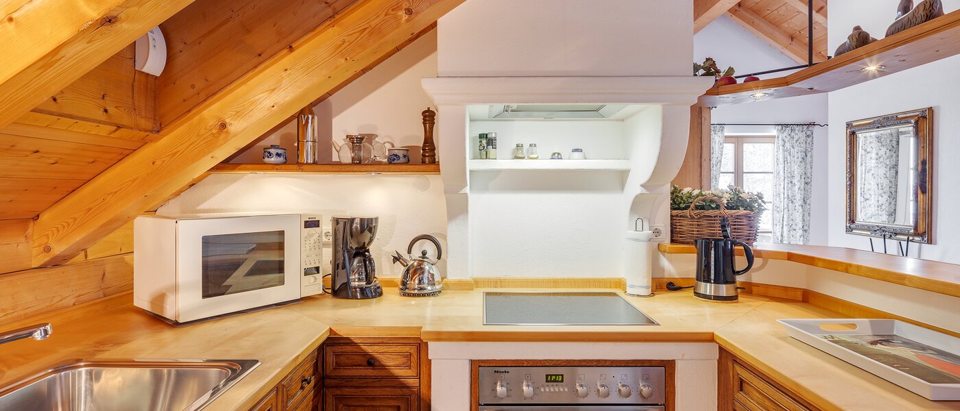 attic apartment Bad Heilbrunn 01 kitchen 12824