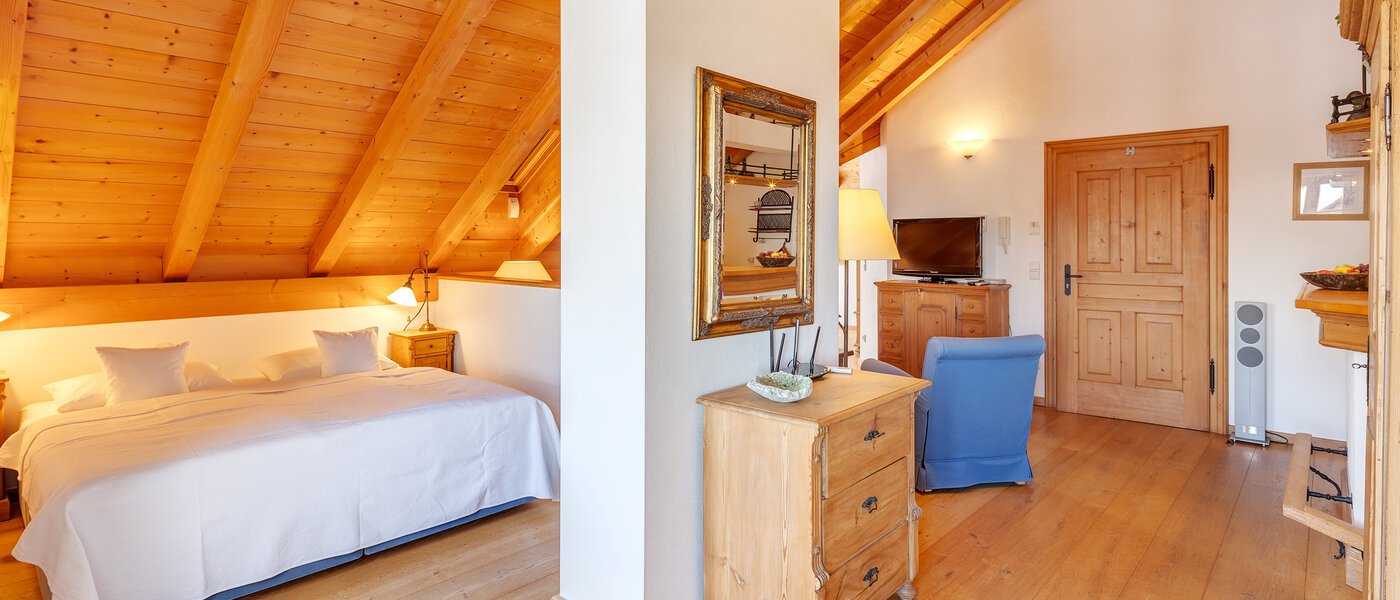 attic apartment Bad Heilbrunn 01 sleeping area 12824
