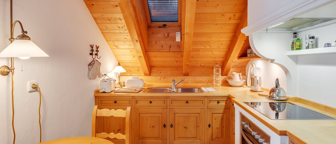 attic apartment Bad Heilbrunn 01 kitchen 12826