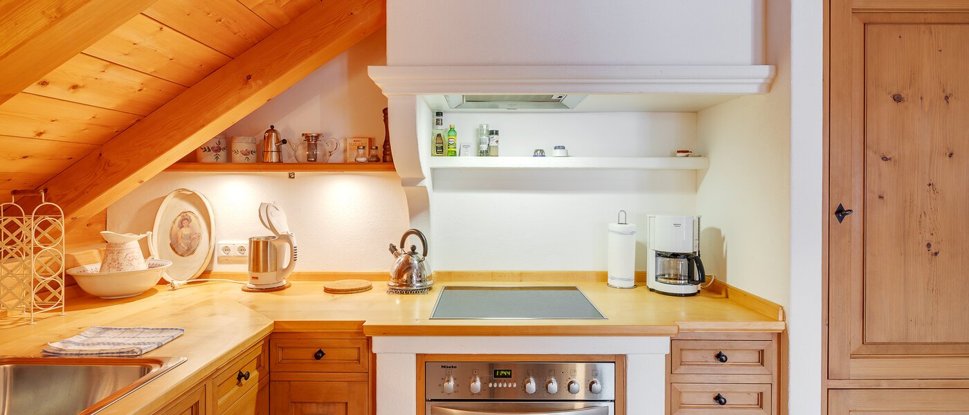 attic apartment Bad Heilbrunn 02 kitchen 12826