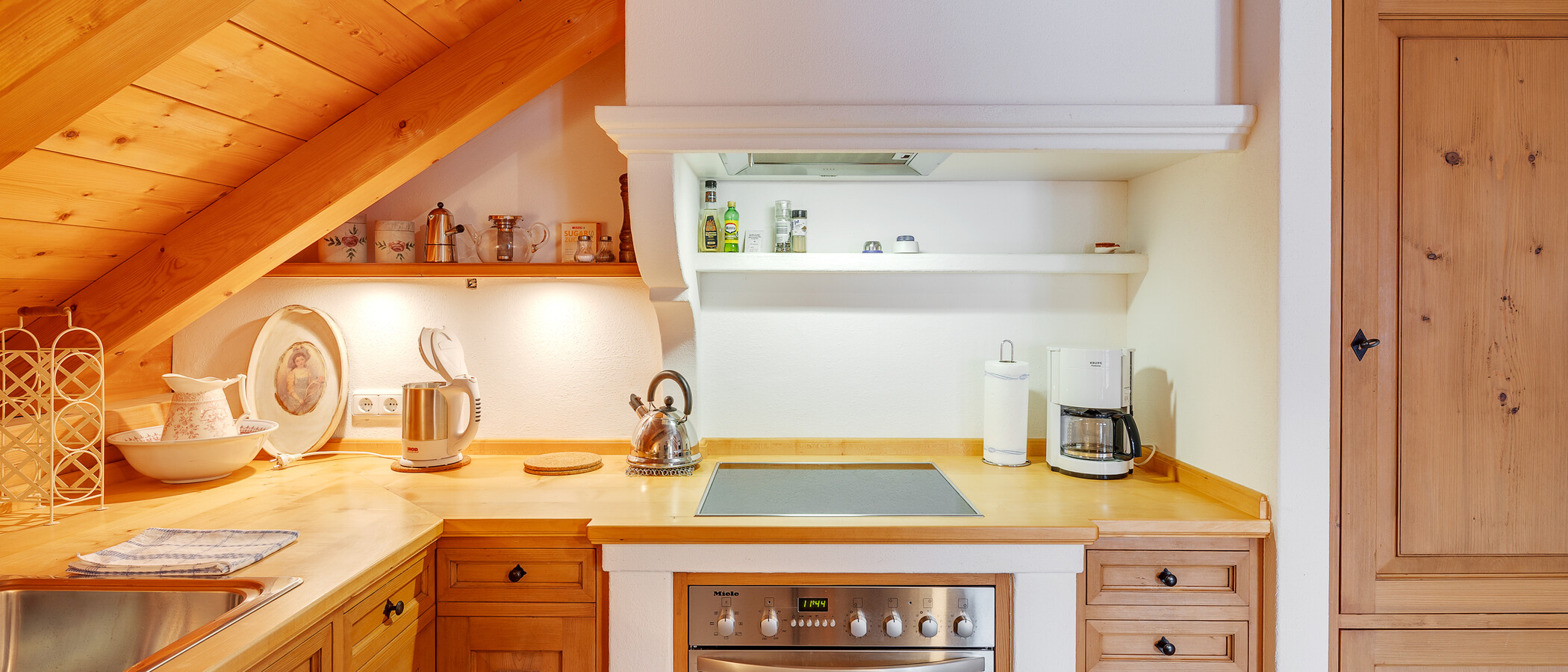 attic apartment Bad Heilbrunn 02 kitchen 12826