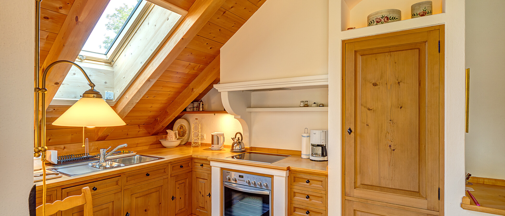 attic apartment Bad Heilbrunn 02 kitchen 12826