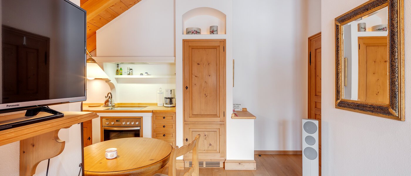 attic apartment Bad Heilbrunn 03 kitchen 12826