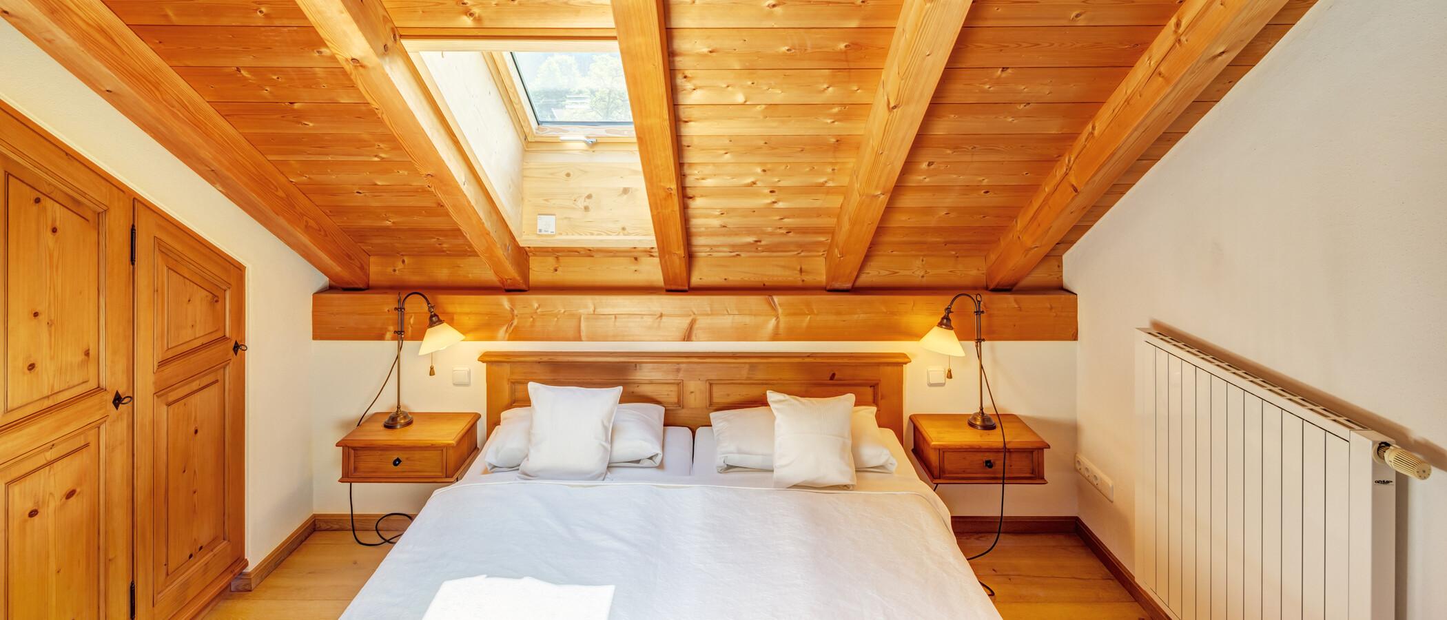 attic apartment Bad Heilbrunn 01 sleeping area 12826