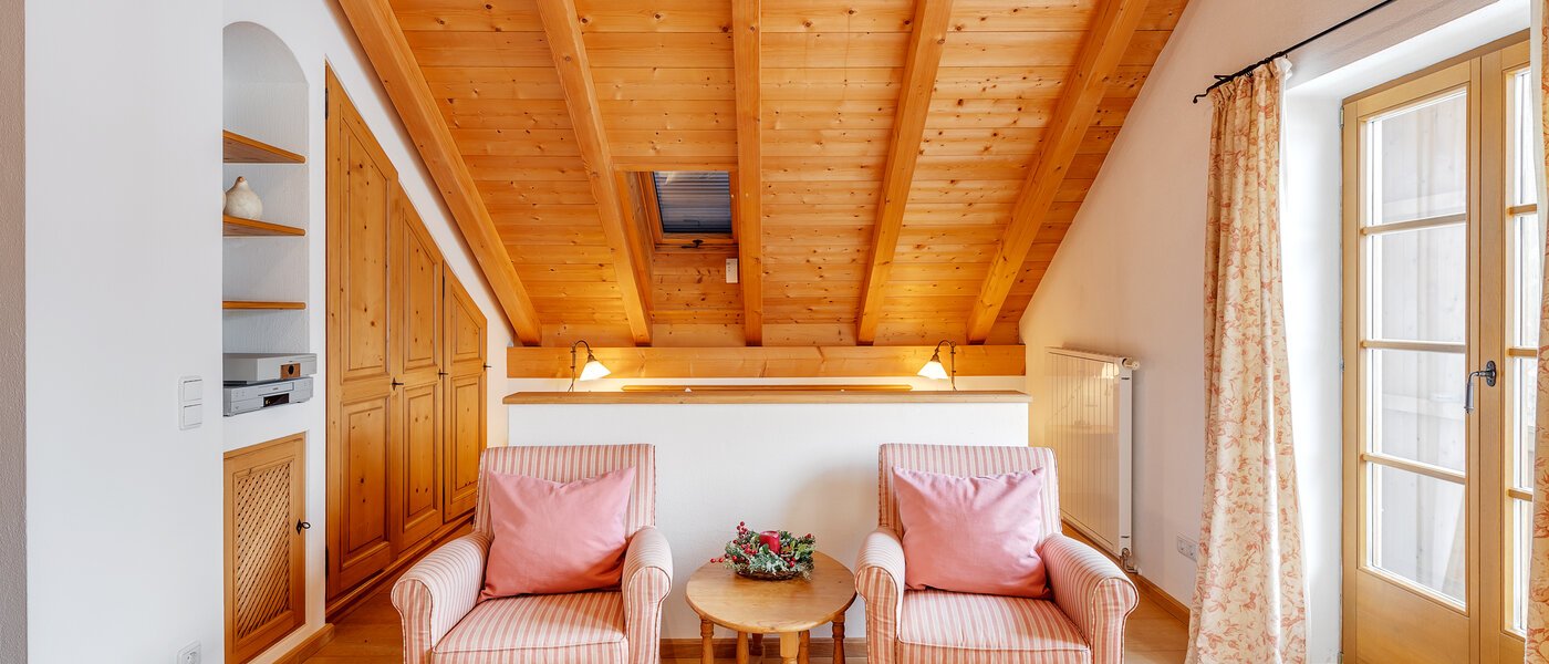 attic apartment Bad Heilbrunn 04 sleeping area 12826