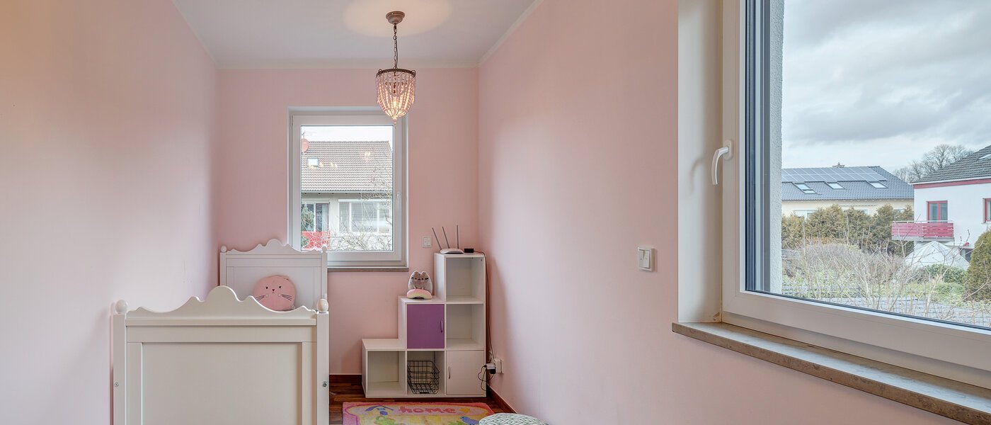 semi-detached house Gilching 01 children's room 12856