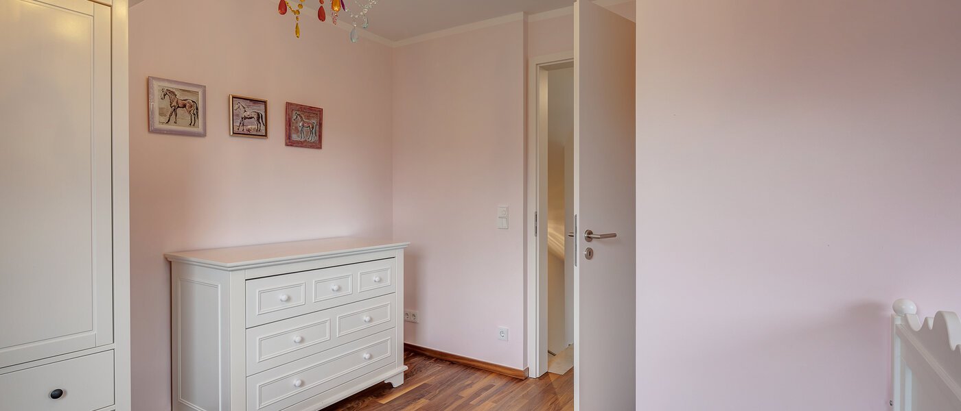 semi-detached house Gilching 03 children's room 12856