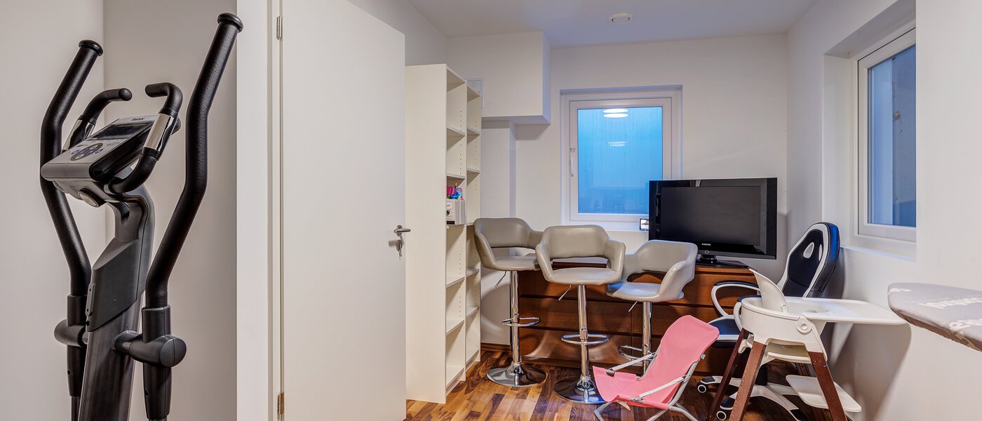 semi-detached house Gilching 02 hobby room 12856