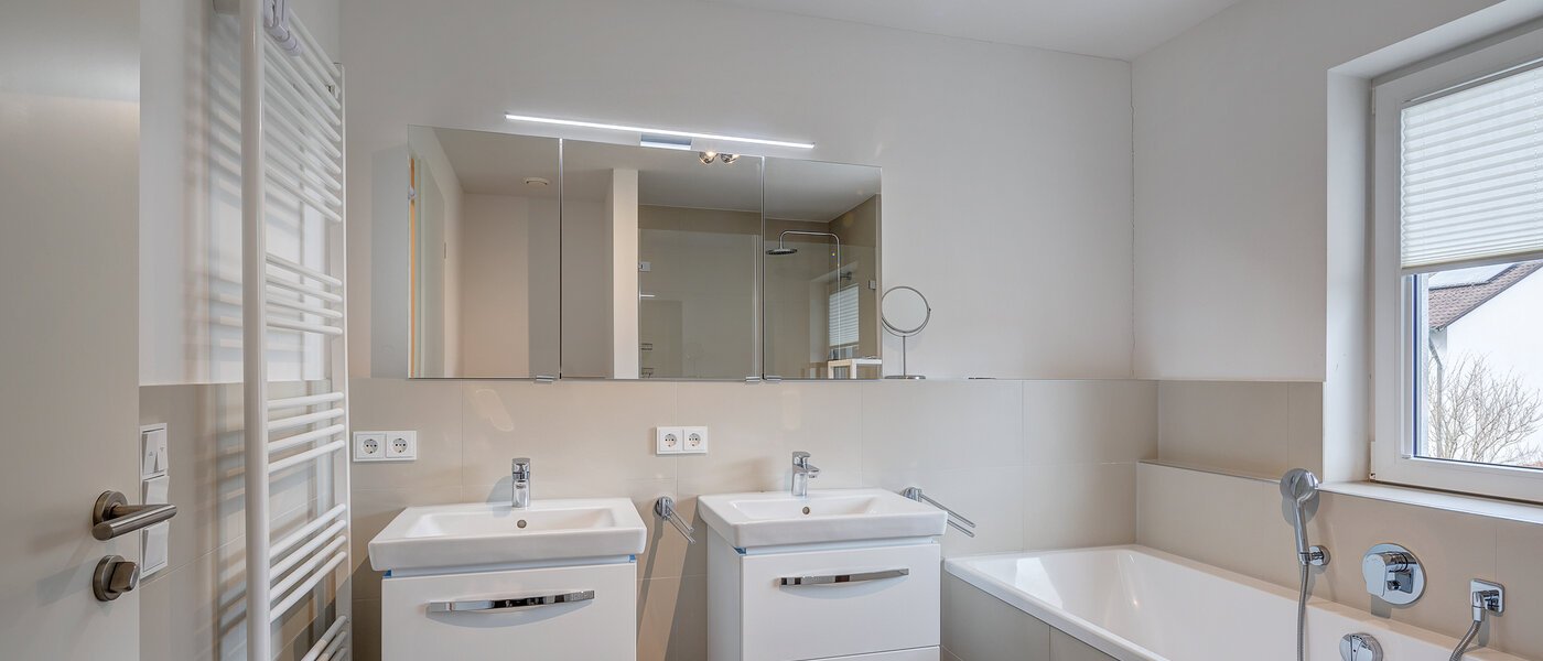 semi-detached house Gilching 02 1. bathroom 12856