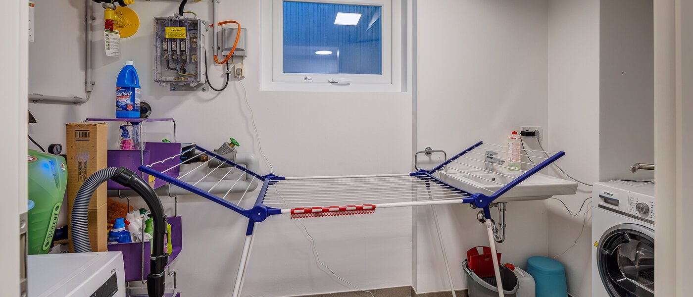 semi-detached house Gilching 01 utility room 12856