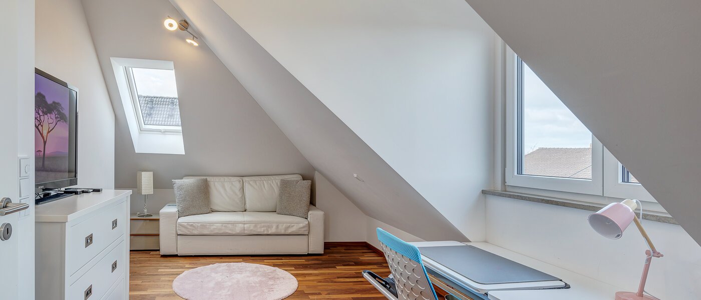 semi-detached house Gilching 01 guest room 12856