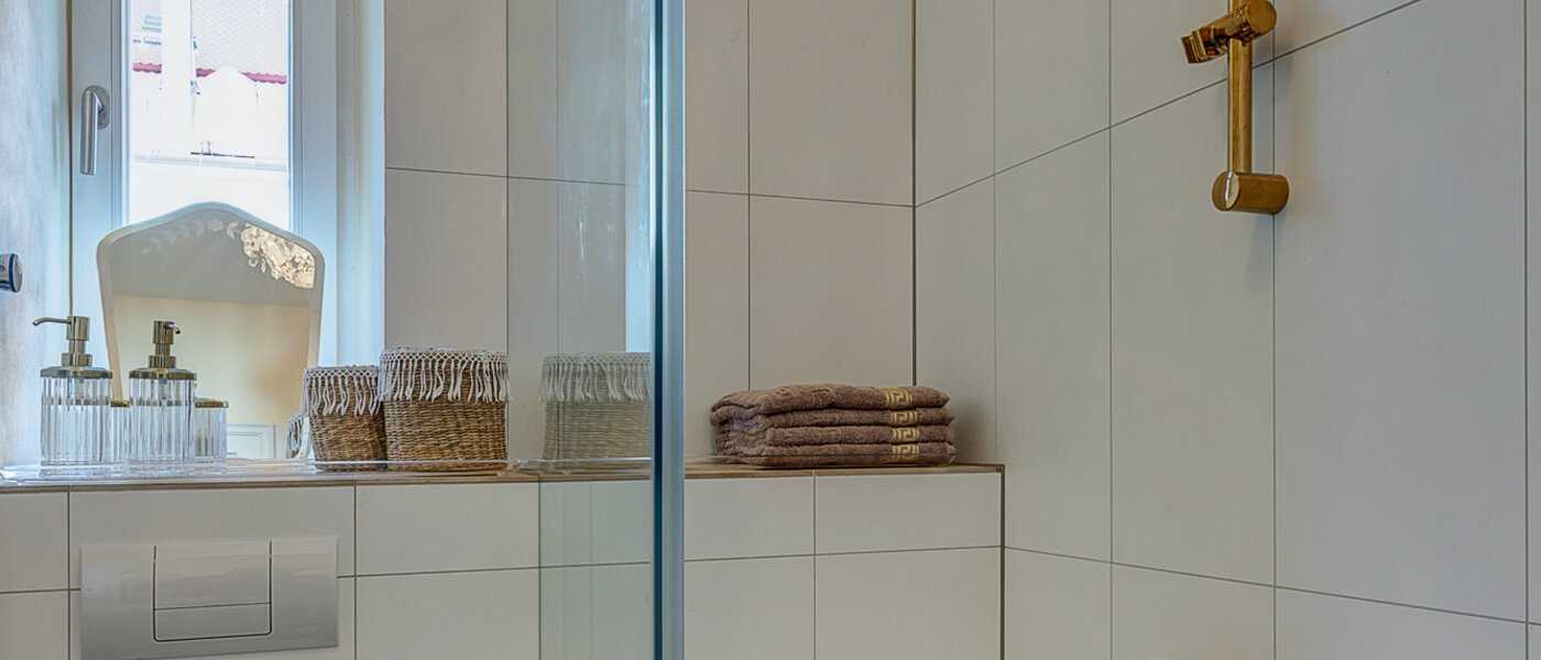 apartment München Schwabing-West 02 bathroom 12876