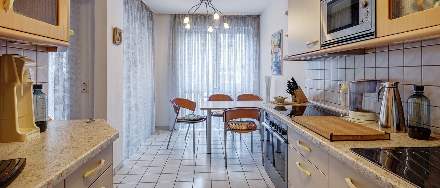 apartment with garden 	 München Solln 01 kitchen 12884