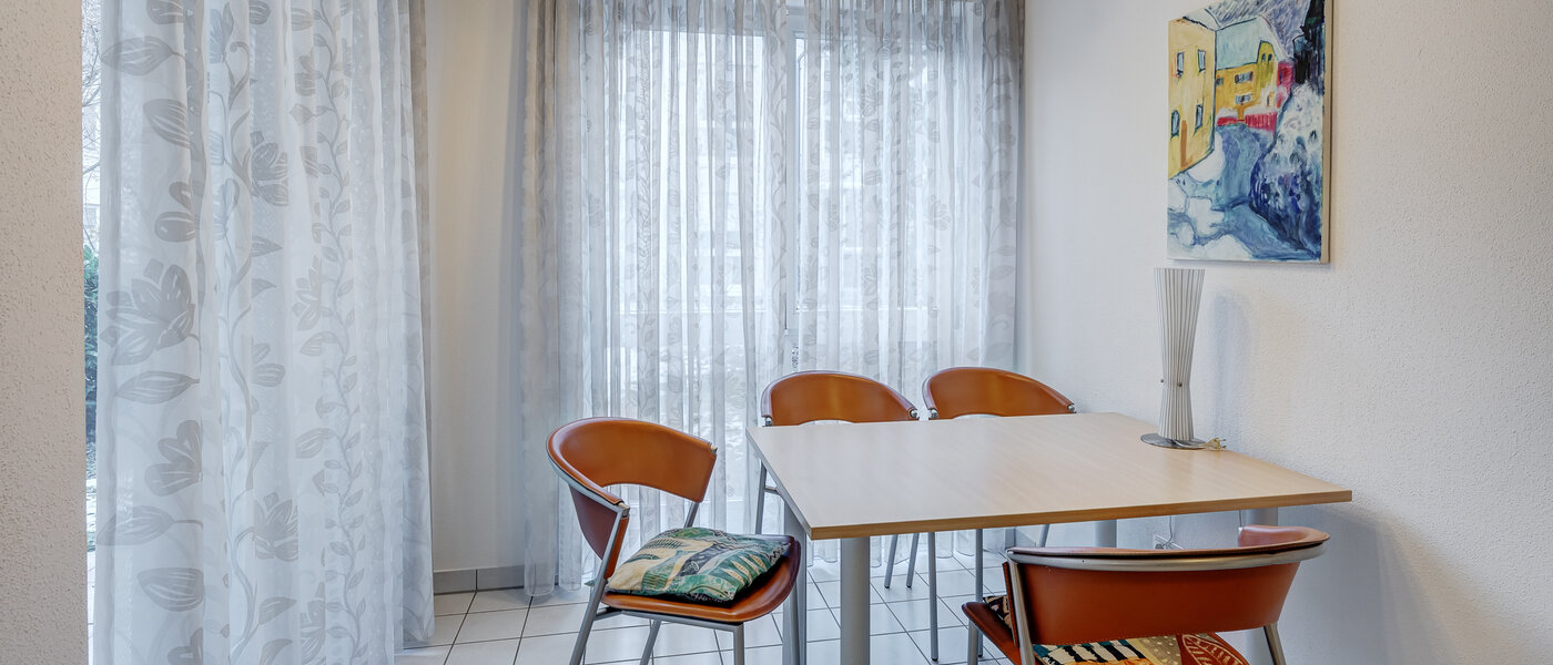 apartment with garden 	 München Solln 02 kitchen 12884