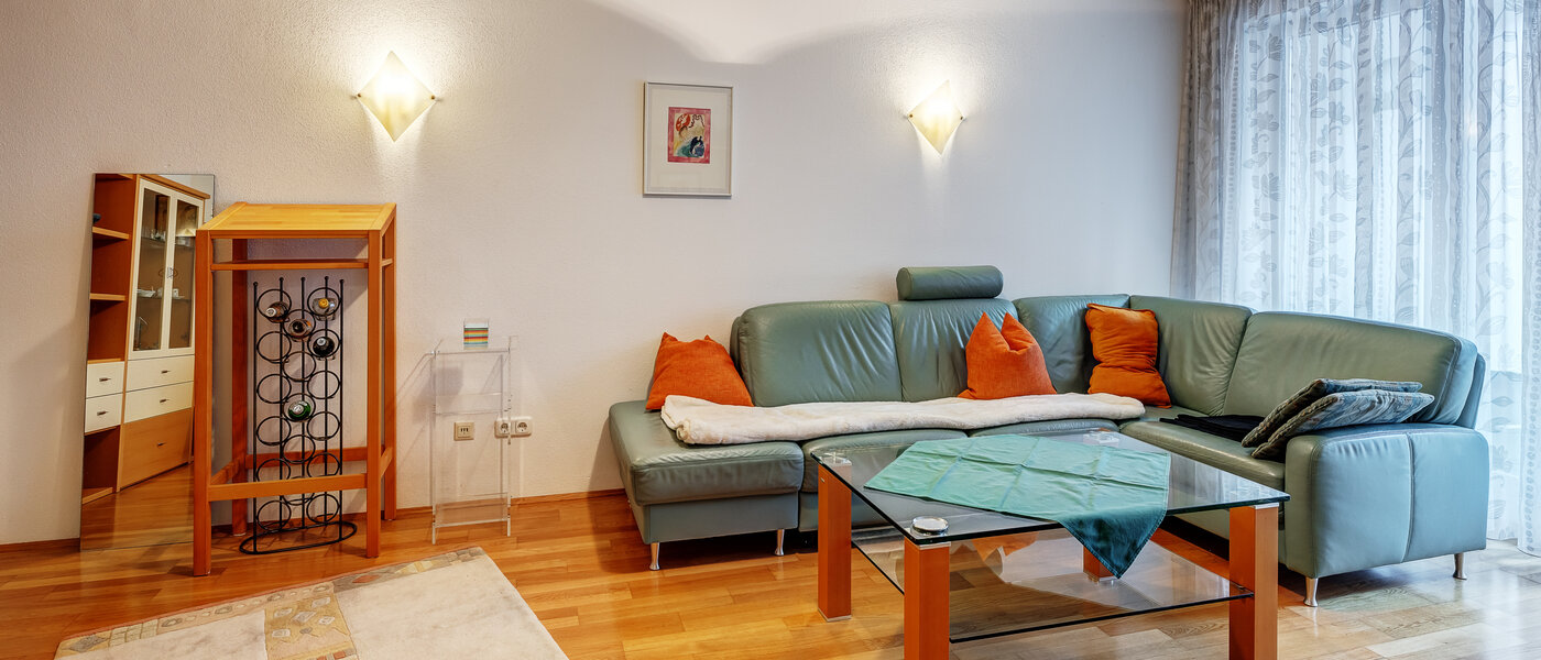 apartment with garden 	 München Solln 04 living room 12884