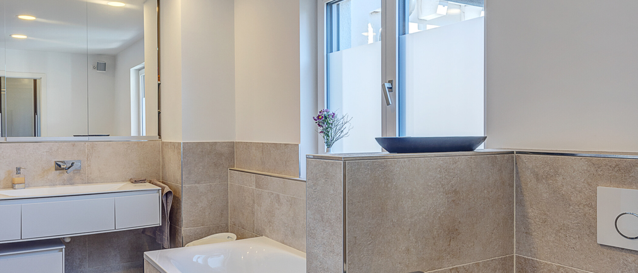 semi-detached house München Feldmoching 01 1. bathroom 12903