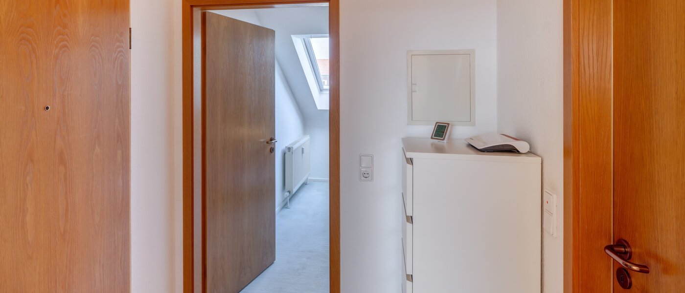 attic apartment München Obermenzing 01 hall 12904