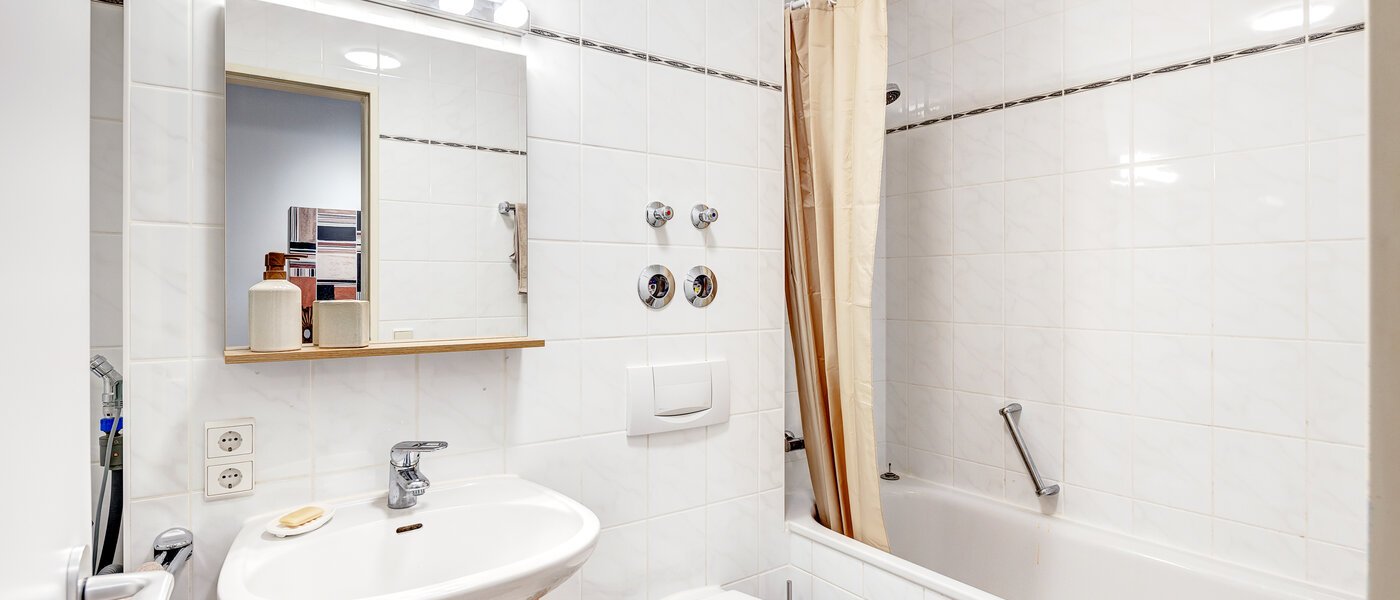 apartment München Feldmoching 01 bathroom 12910