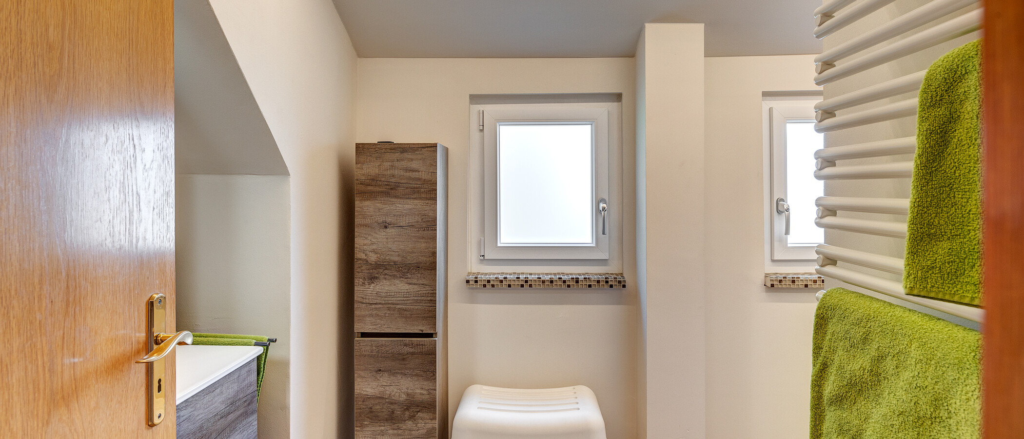 attic apartment Germering 04 bathroom 12917