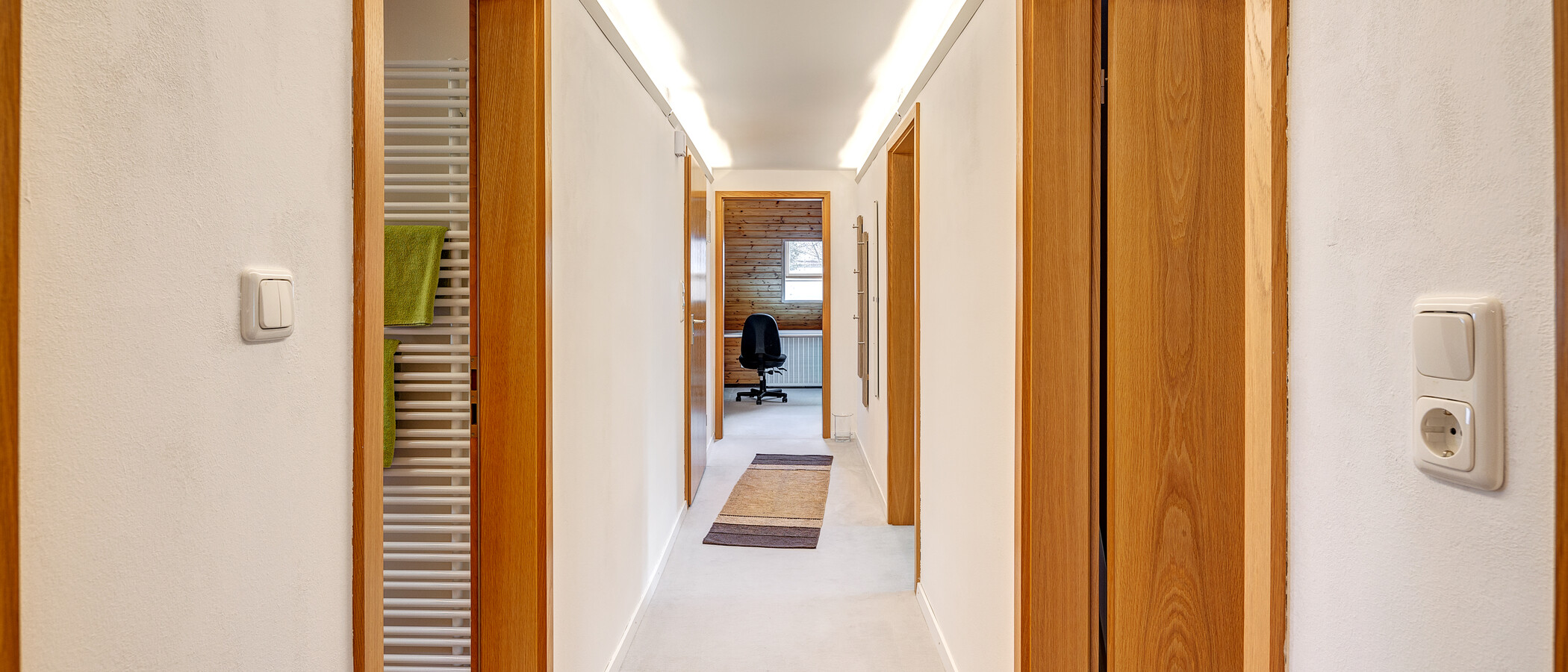 attic apartment Germering 01 hall 12917