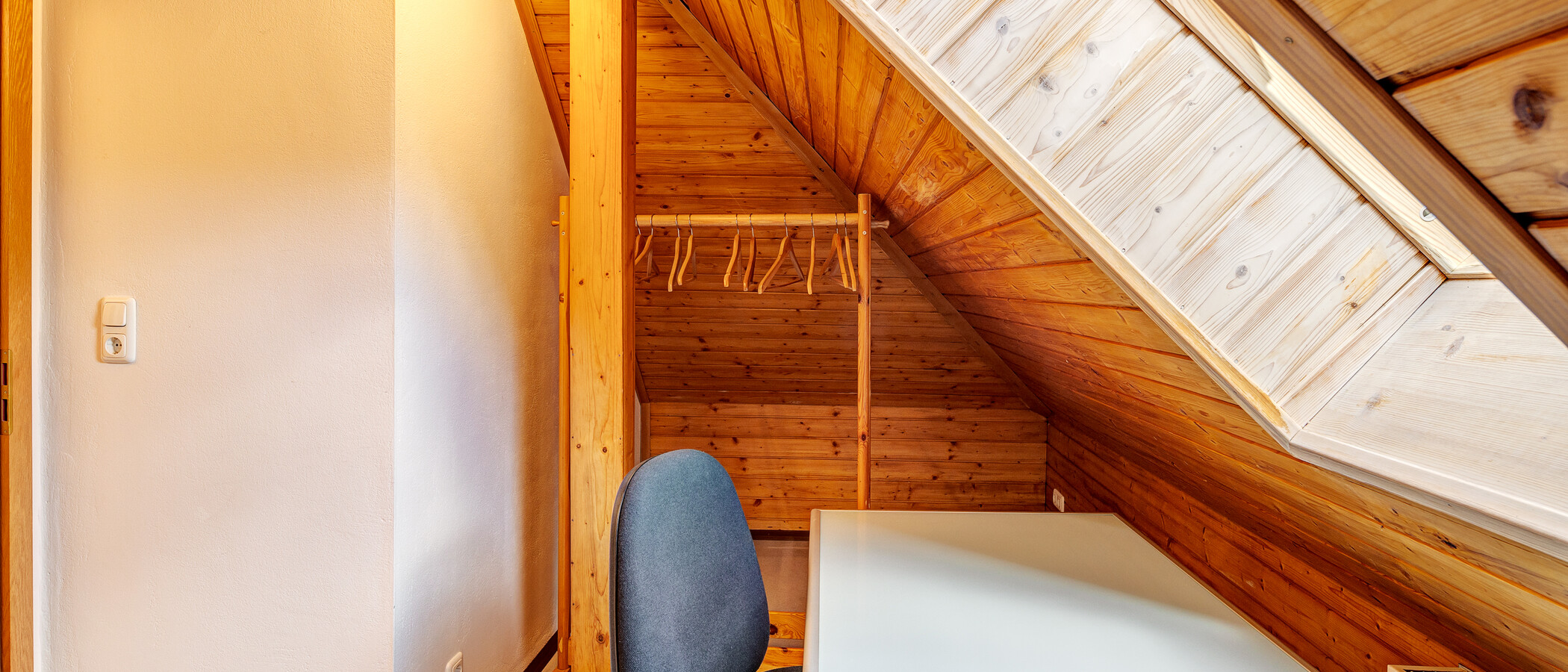 attic apartment Germering 02 office 12917