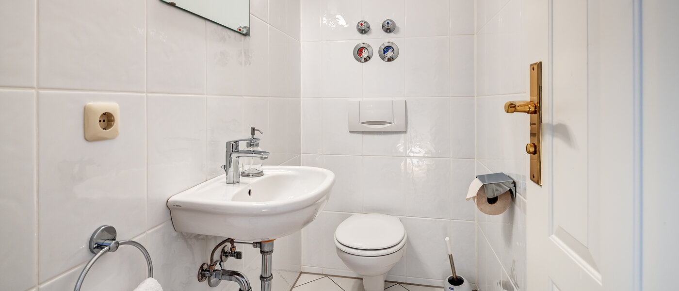 apartment Gmund am Tegernsee 01 guest toilet 12939