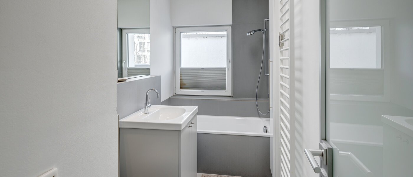 apartment München Altbogenhausen 01 bathroom 12943