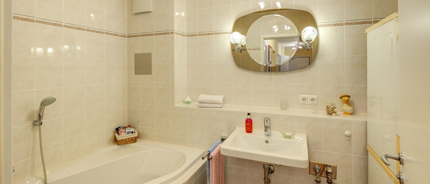 apartment München Sendling 01 1. bathroom 12953