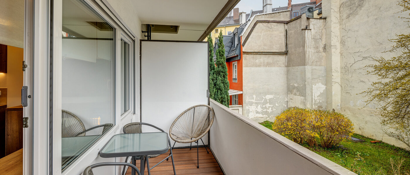apartment München Isarvorstadt 01 balcony 12957